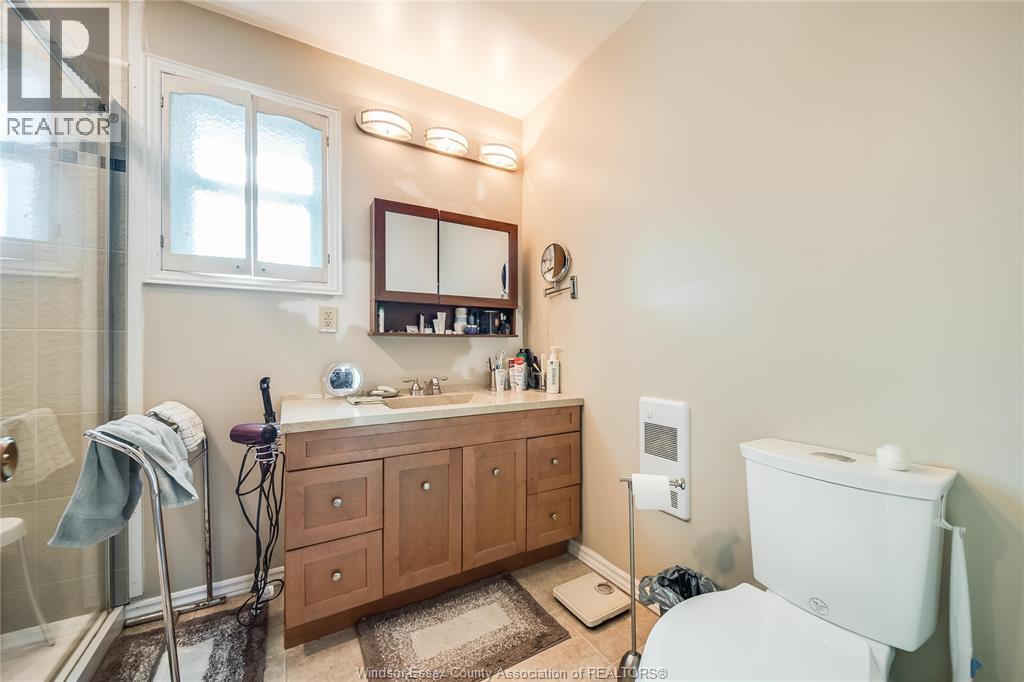 20966 Pier Road, Wheatley, ON - Indoor Photo Showing Bathroom