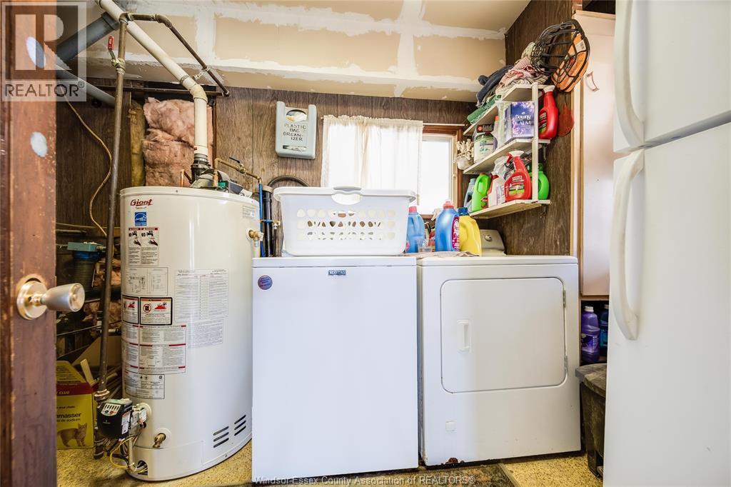 20966 Pier Road, Wheatley, ON - Indoor Photo Showing Laundry Room
