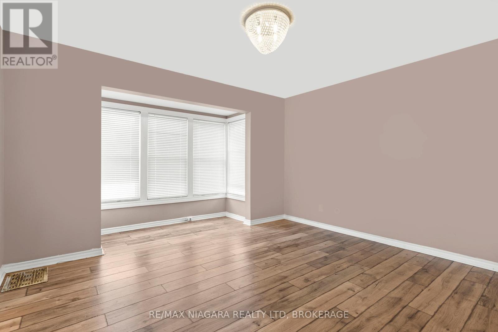 32 Page Street, St. Catharines (E. Chester), ON - Indoor Photo Showing Other Room