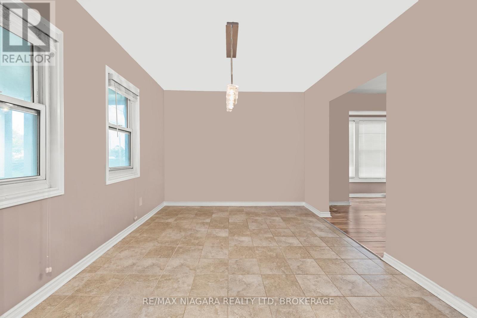 32 Page Street, St. Catharines (E. Chester), ON - Indoor Photo Showing Other Room