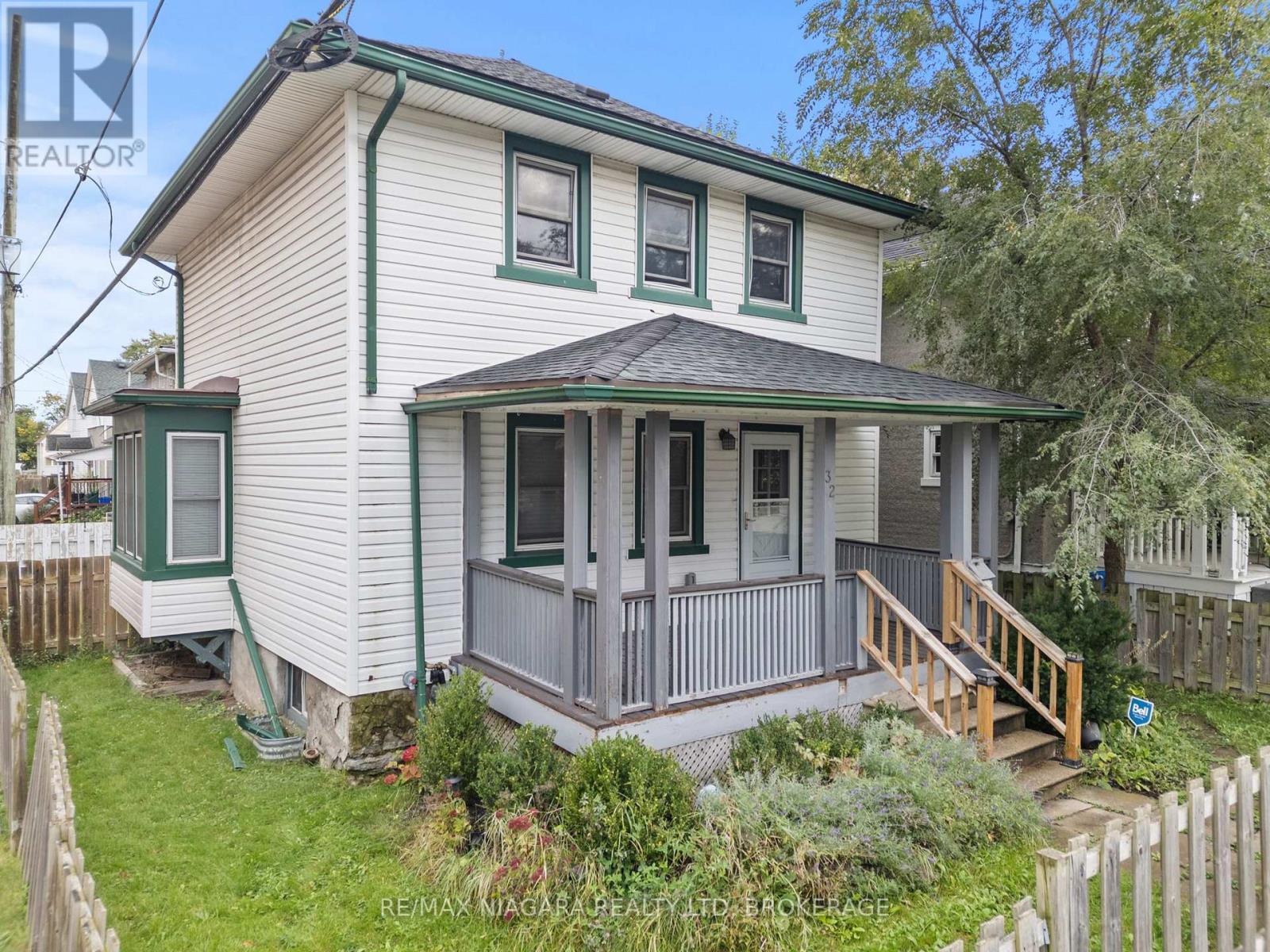 32 Page Street, St. Catharines (E. Chester), ON - Outdoor