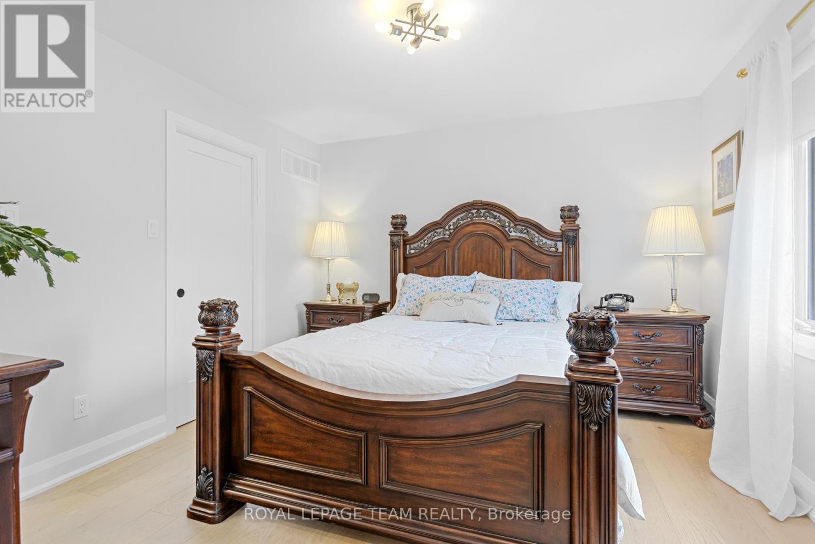 2248 Wallingford Way, Ottawa, ON - Indoor Photo Showing Bedroom