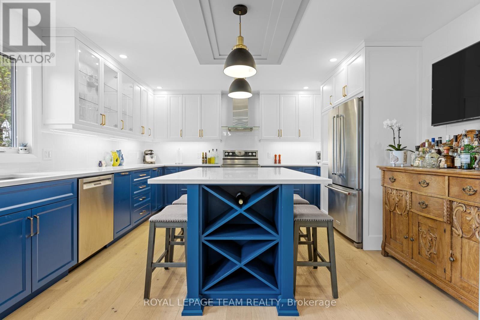 2248 Wallingford Way, Ottawa, ON - Indoor Photo Showing Kitchen With Stainless Steel Kitchen With Upgraded Kitchen
