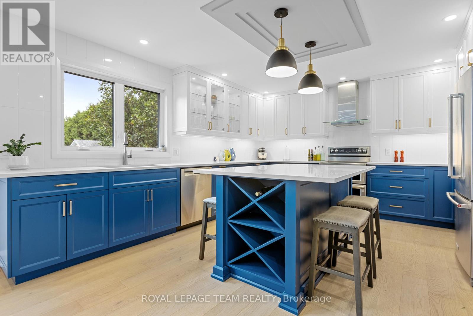 2248 Wallingford Way, Ottawa, ON - Indoor Photo Showing Kitchen With Stainless Steel Kitchen With Upgraded Kitchen