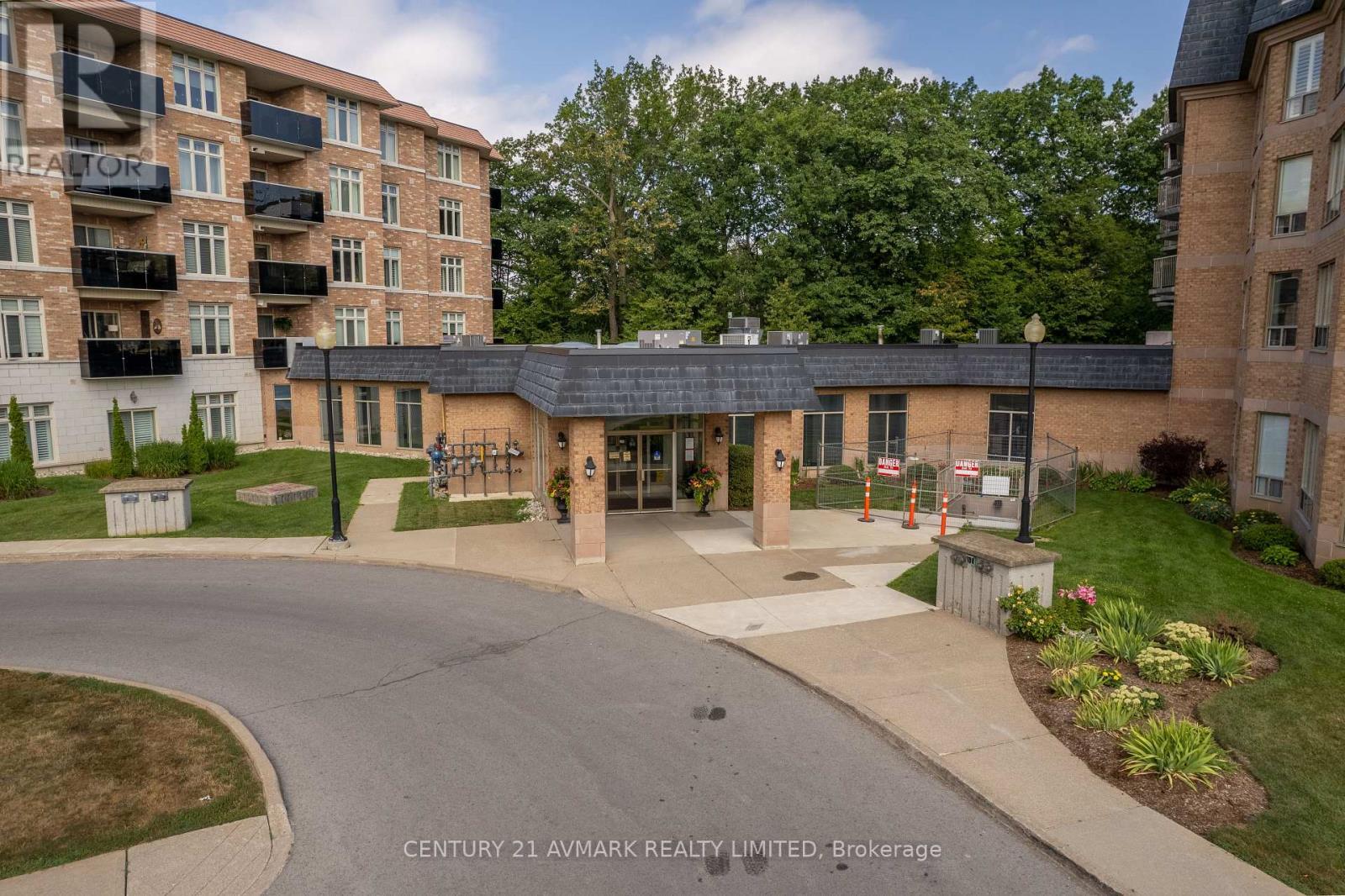 228 - 8111 Forest Glen Drive, Niagara Falls (Mt. Carmel), ON - Outdoor With Balcony With Facade