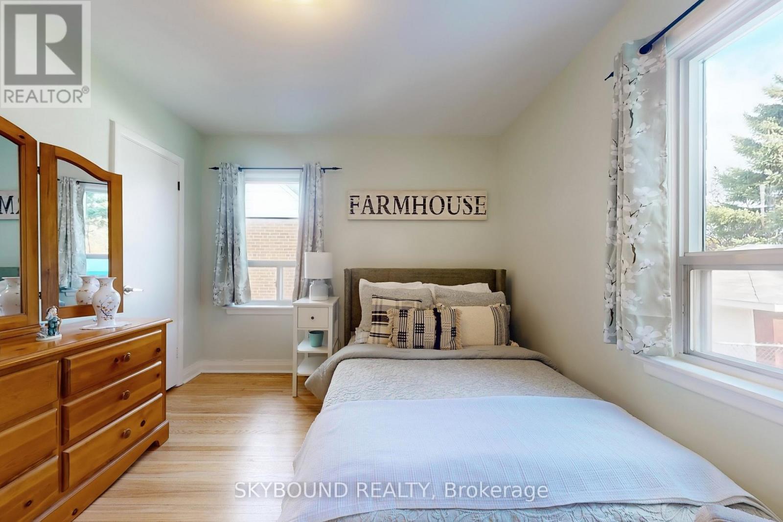 139 Tower Drive, Toronto, ON - Indoor Photo Showing Bedroom