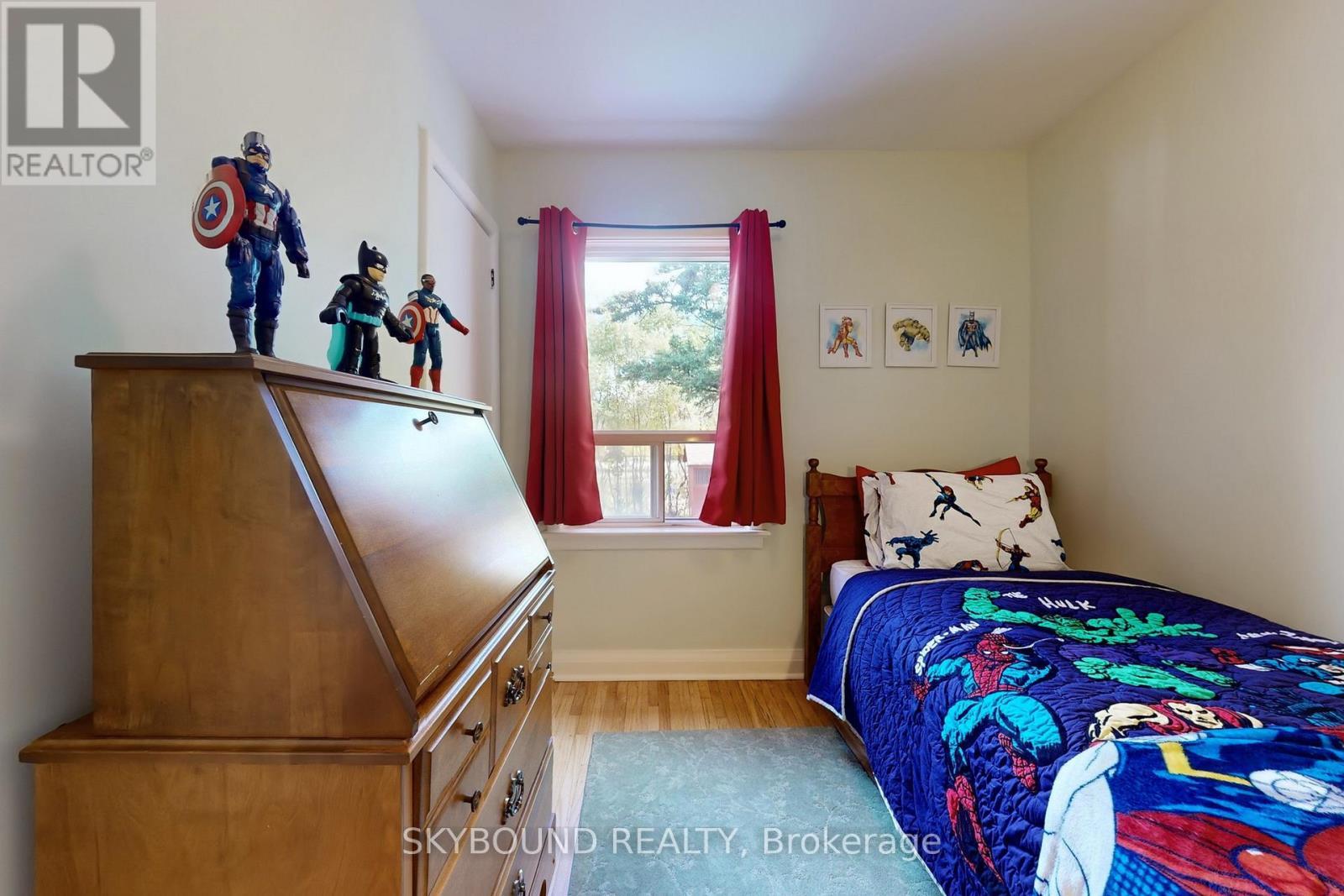 139 Tower Drive, Toronto, ON - Indoor Photo Showing Bedroom