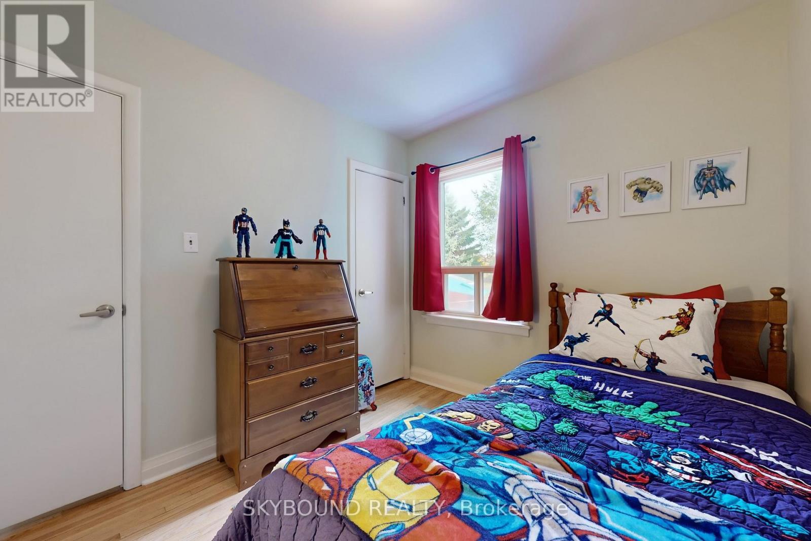 139 Tower Drive, Toronto, ON - Indoor Photo Showing Bedroom