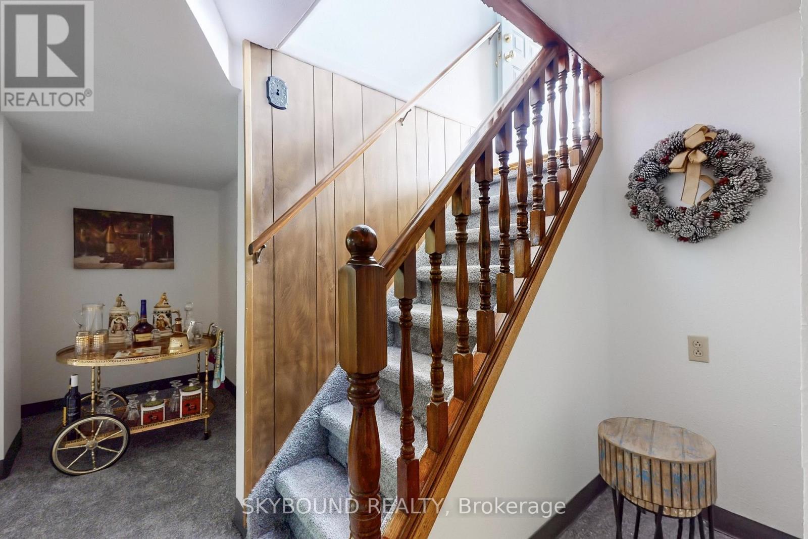 139 Tower Drive, Toronto, ON - Indoor Photo Showing Other Room