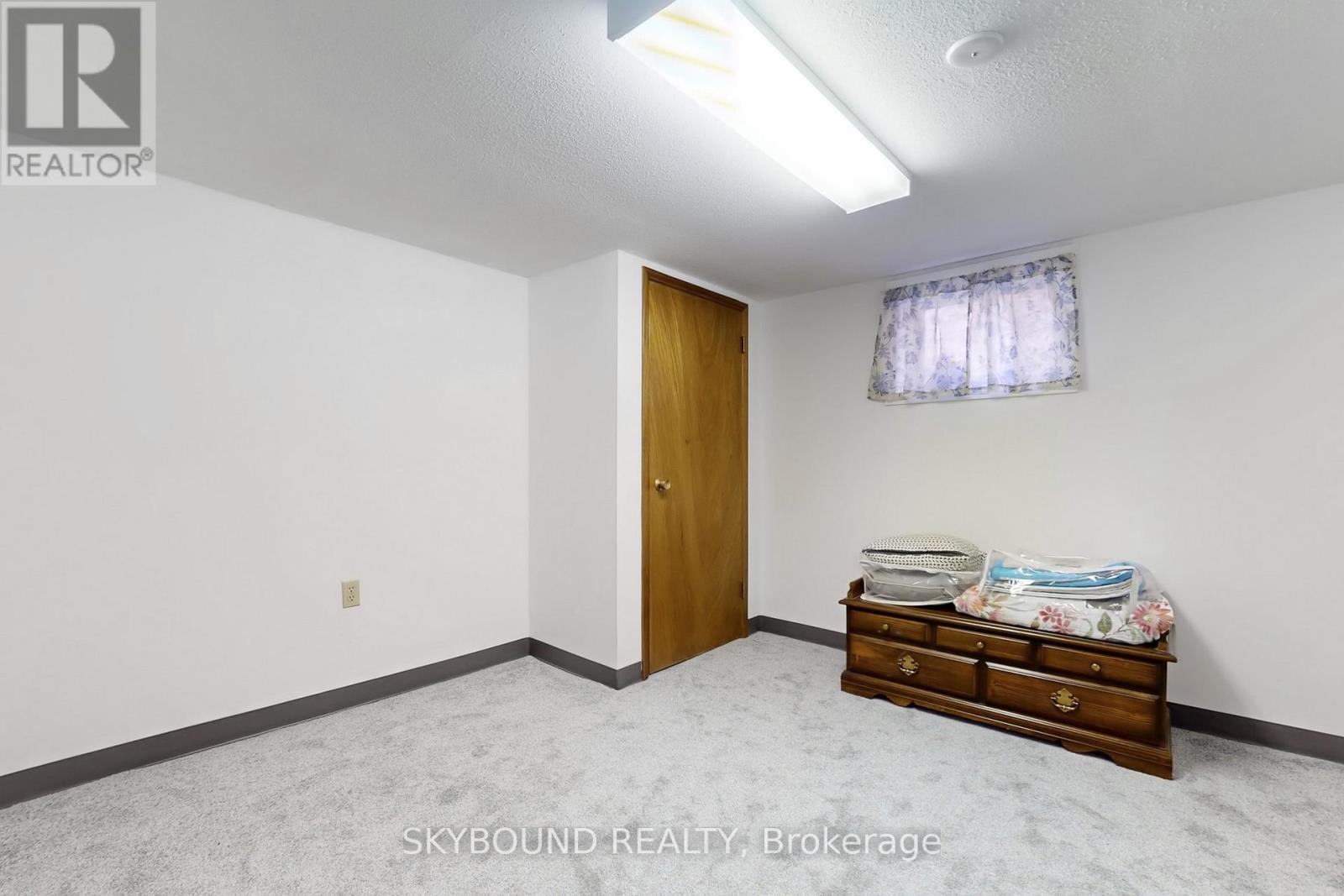 139 Tower Drive, Toronto, ON - Indoor Photo Showing Other Room