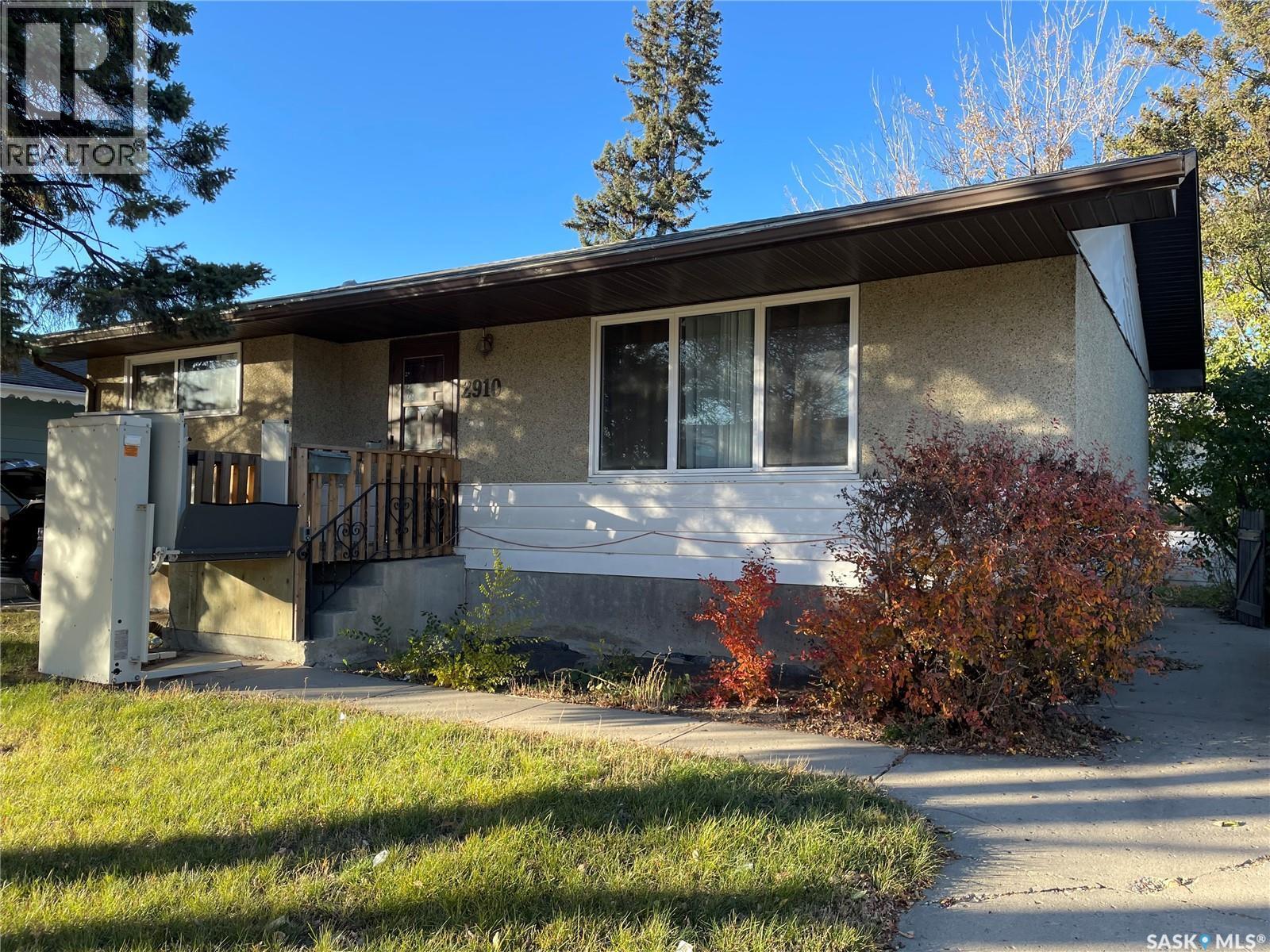 2910 Avonhurst Drive, Regina, SK - Outdoor