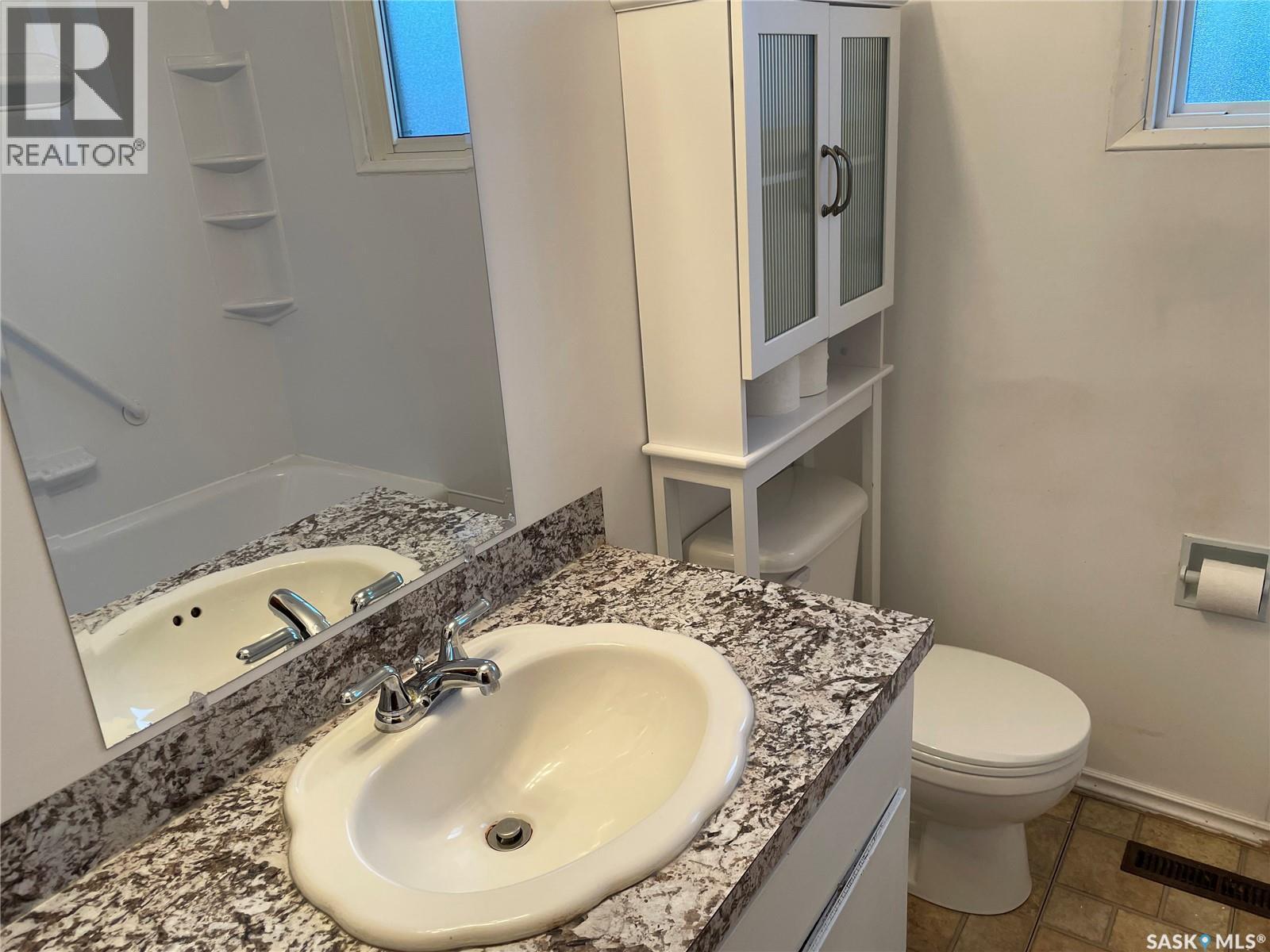 2910 Avonhurst Drive, Regina, SK - Indoor Photo Showing Bathroom