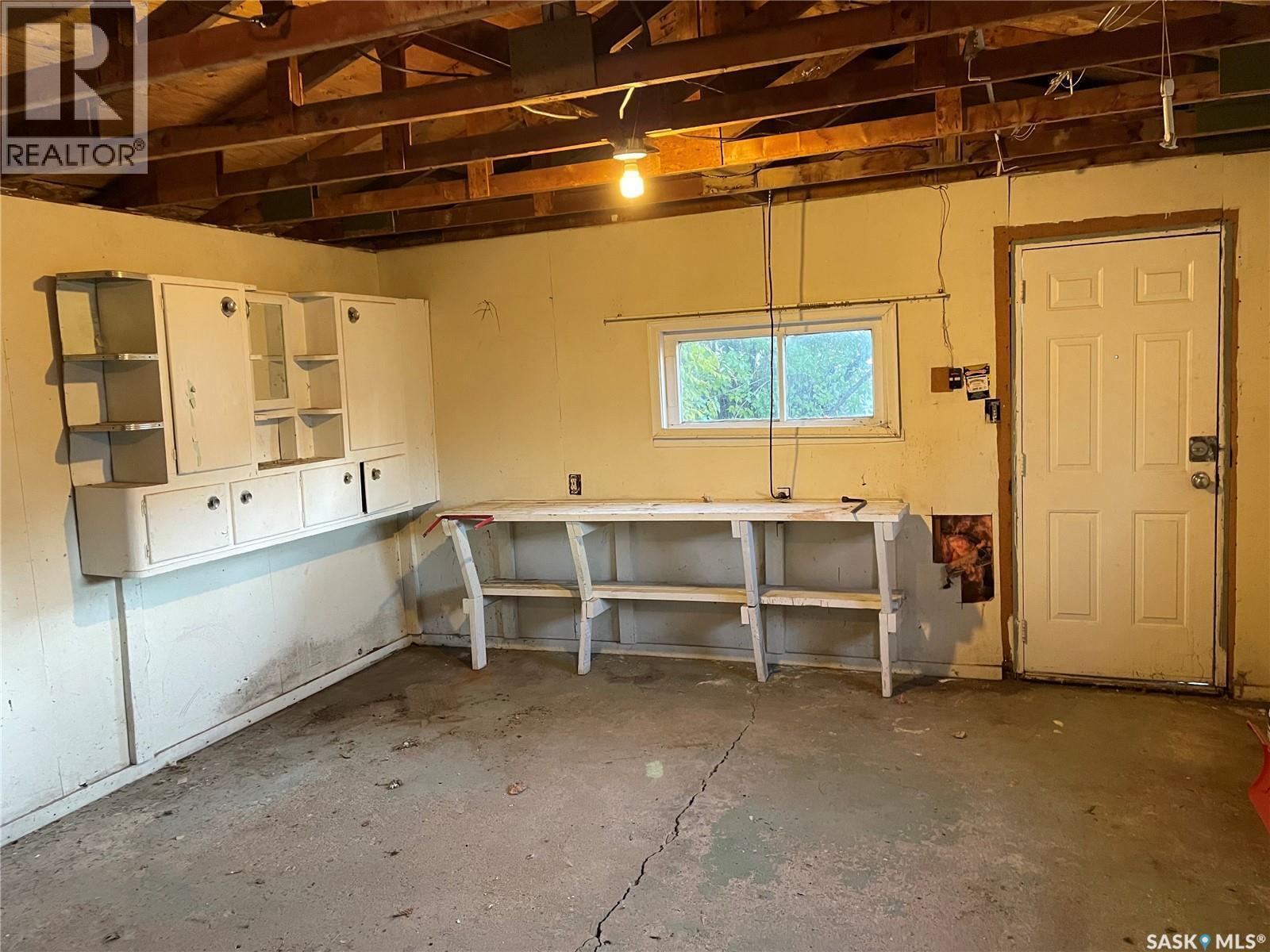 2910 Avonhurst Drive, Regina, SK - Indoor