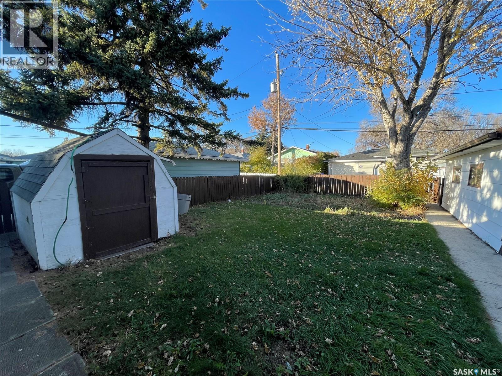 2910 Avonhurst Drive, Regina, SK - Outdoor