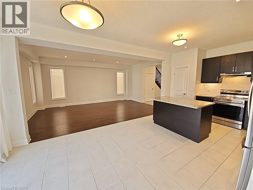 293 Chokecherry Crescent, Waterloo, ON - Indoor Photo Showing Kitchen With Stainless Steel Kitchen