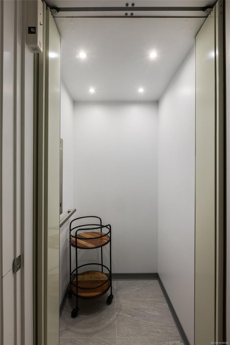 4673 Boulderwood Dr, Saanich, BC