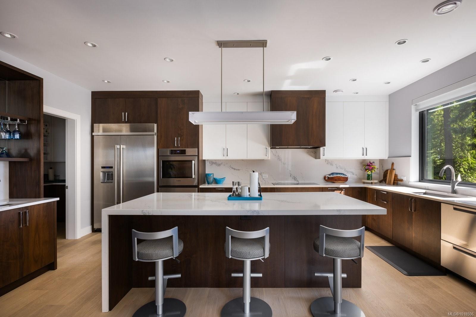 4673 Boulderwood Dr, Saanich, BC