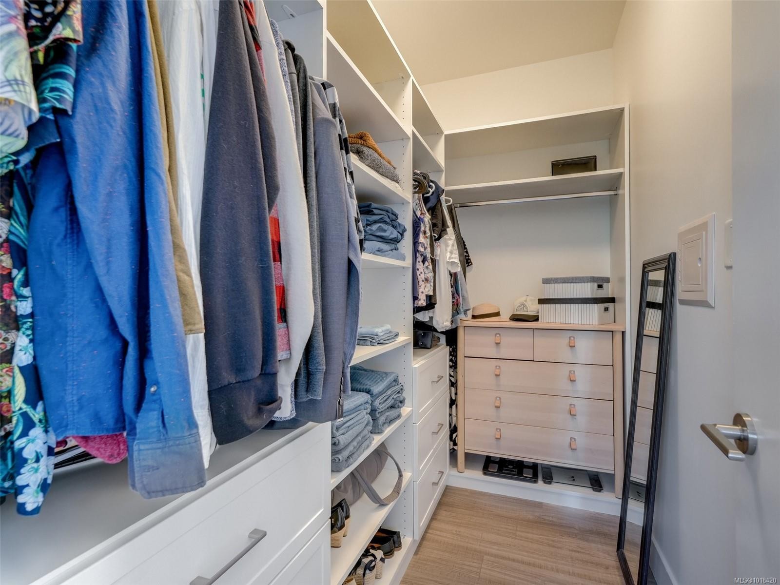 218-960 Reunion Ave, Langford, BC - Indoor With Storage