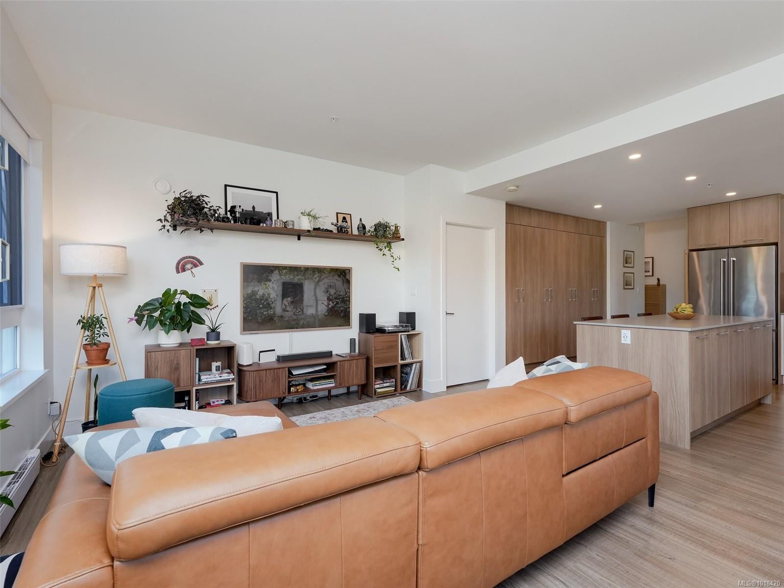 218-960 Reunion Ave, Langford, BC - Indoor Photo Showing Living Room
