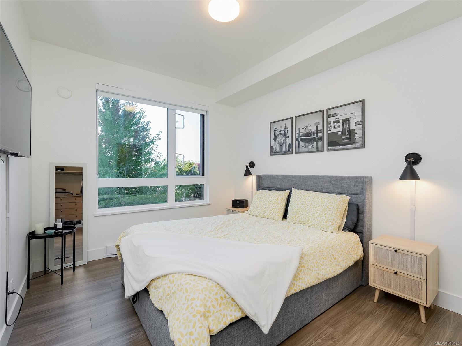 218-960 Reunion Ave, Langford, BC - Indoor Photo Showing Bedroom