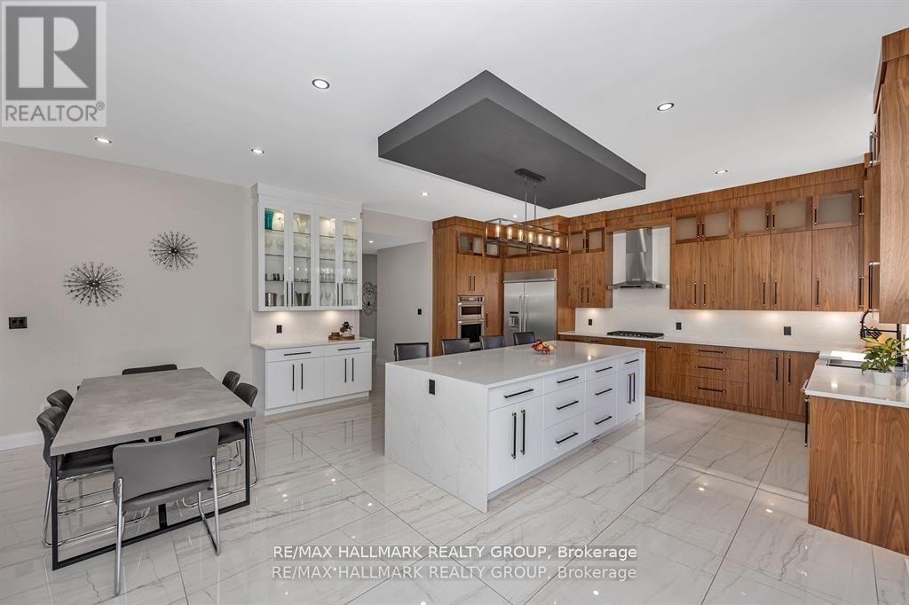 595 Shoreway Drive, Ottawa, ON - Indoor Photo Showing Kitchen