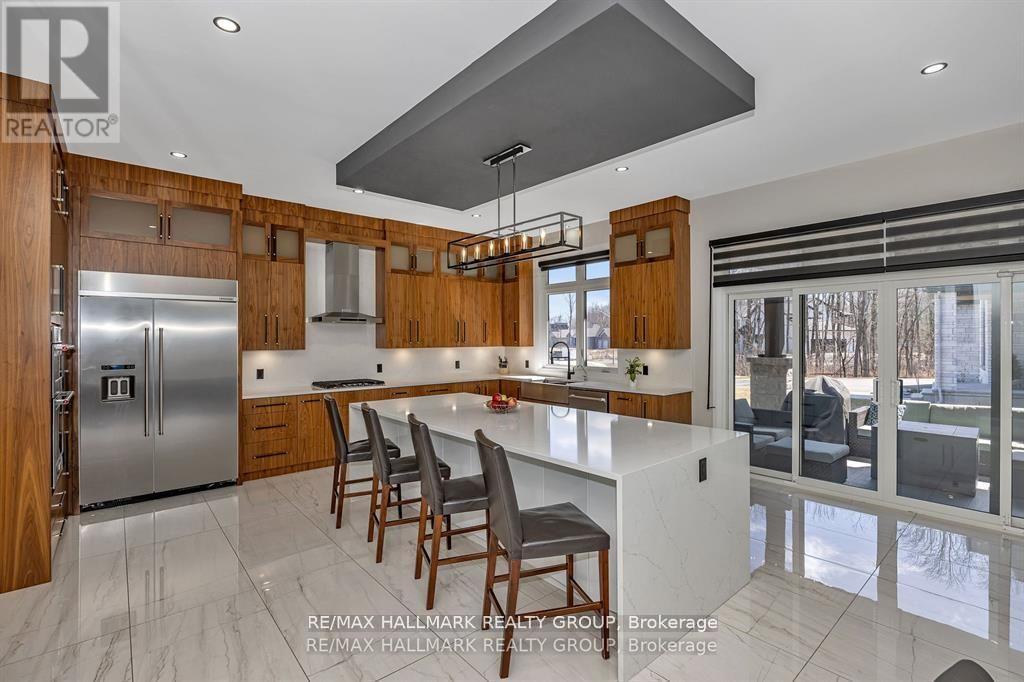 595 Shoreway Drive, Ottawa, ON - Indoor Photo Showing Kitchen