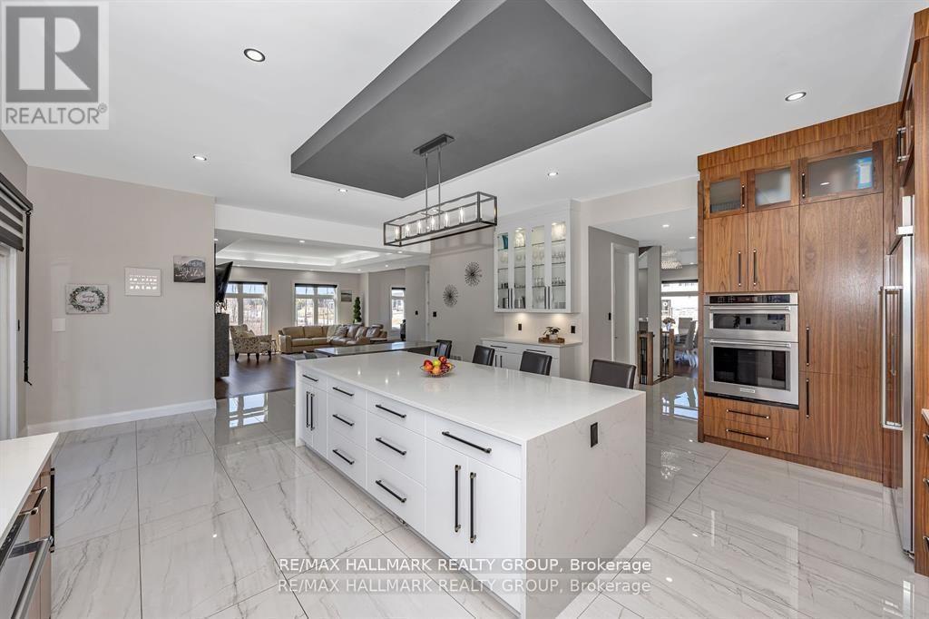 595 Shoreway Drive, Ottawa, ON - Indoor Photo Showing Kitchen