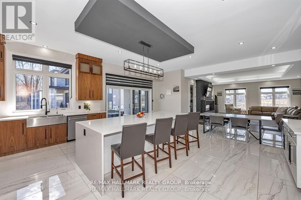 595 Shoreway Drive, Ottawa, ON - Indoor Photo Showing Kitchen With Upgraded Kitchen