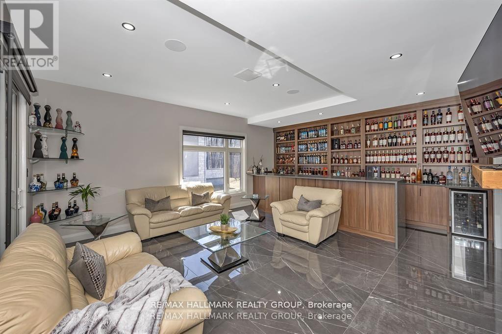 595 Shoreway Drive, Ottawa, ON - Indoor Photo Showing Other Room
