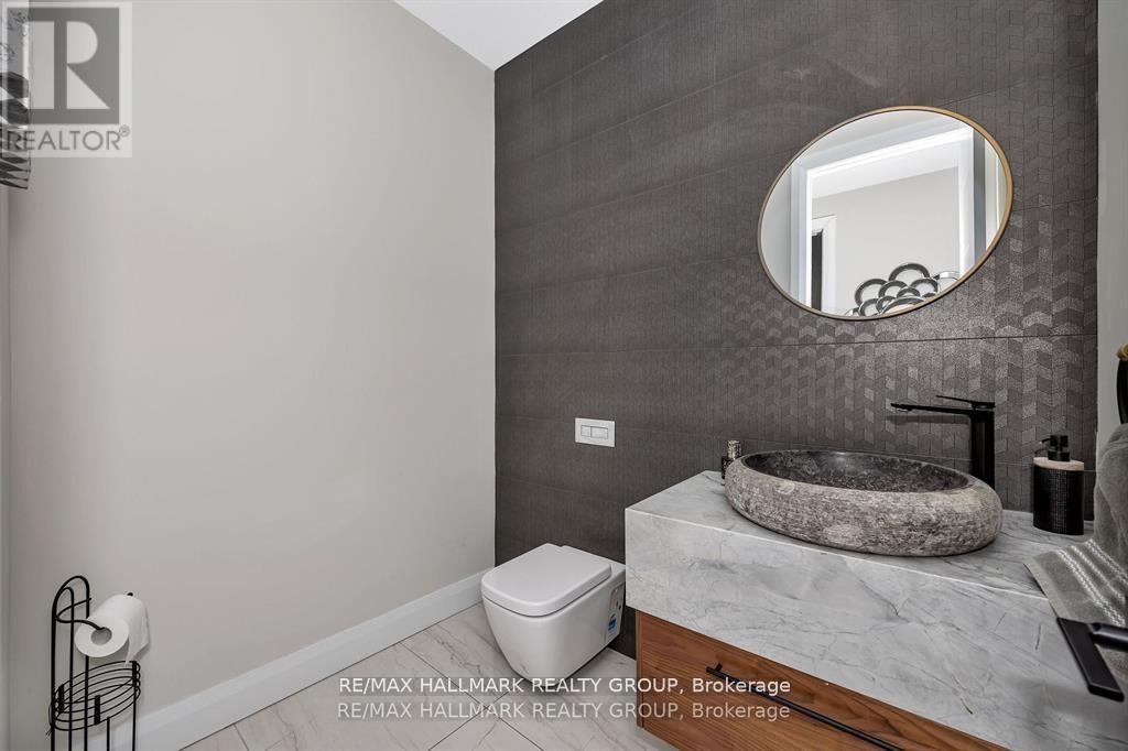 595 Shoreway Drive, Ottawa, ON - Indoor Photo Showing Bathroom