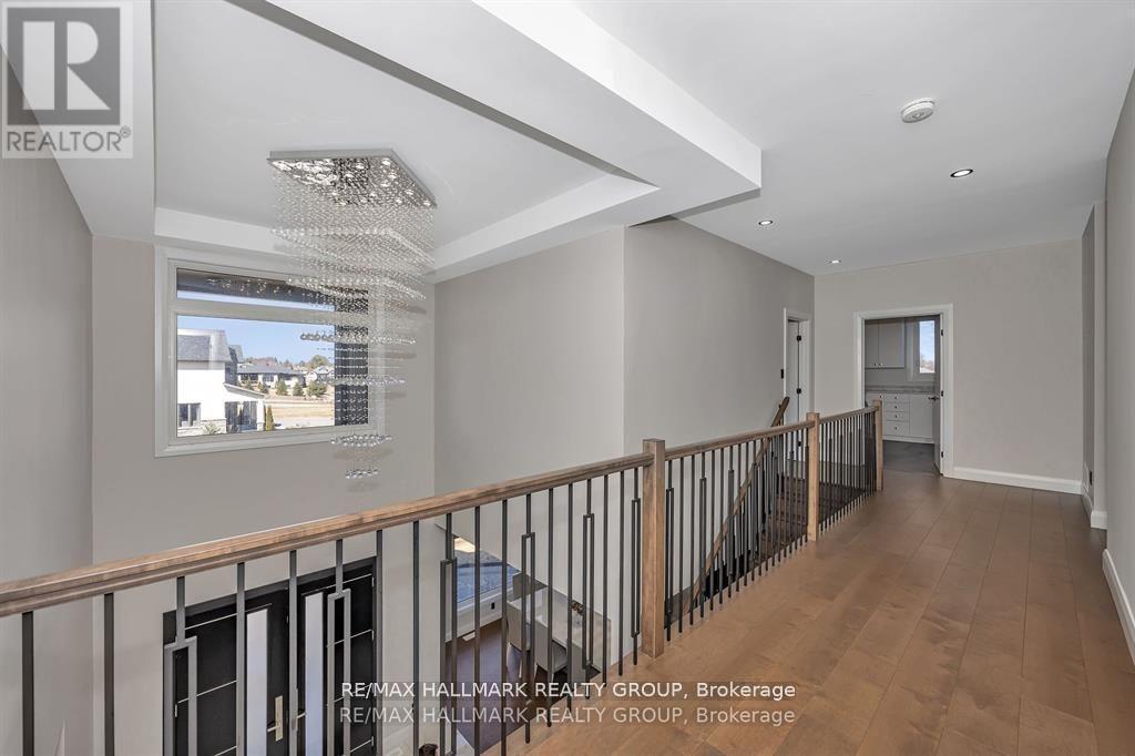 595 Shoreway Drive, Ottawa, ON - Indoor Photo Showing Other Room