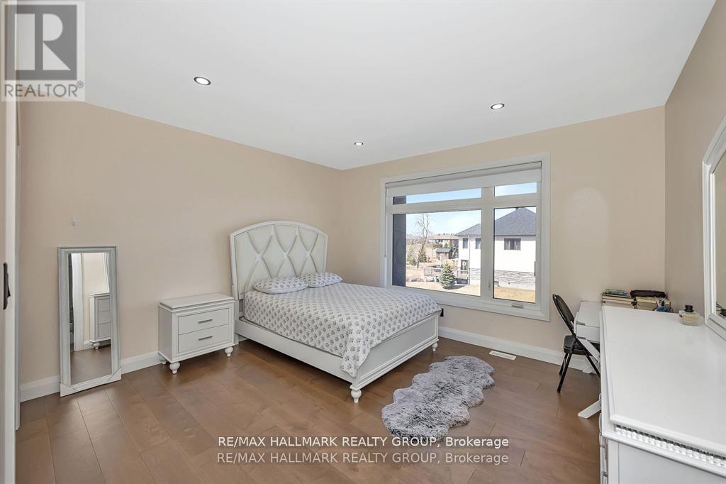 595 Shoreway Drive, Ottawa, ON - Indoor Photo Showing Bedroom