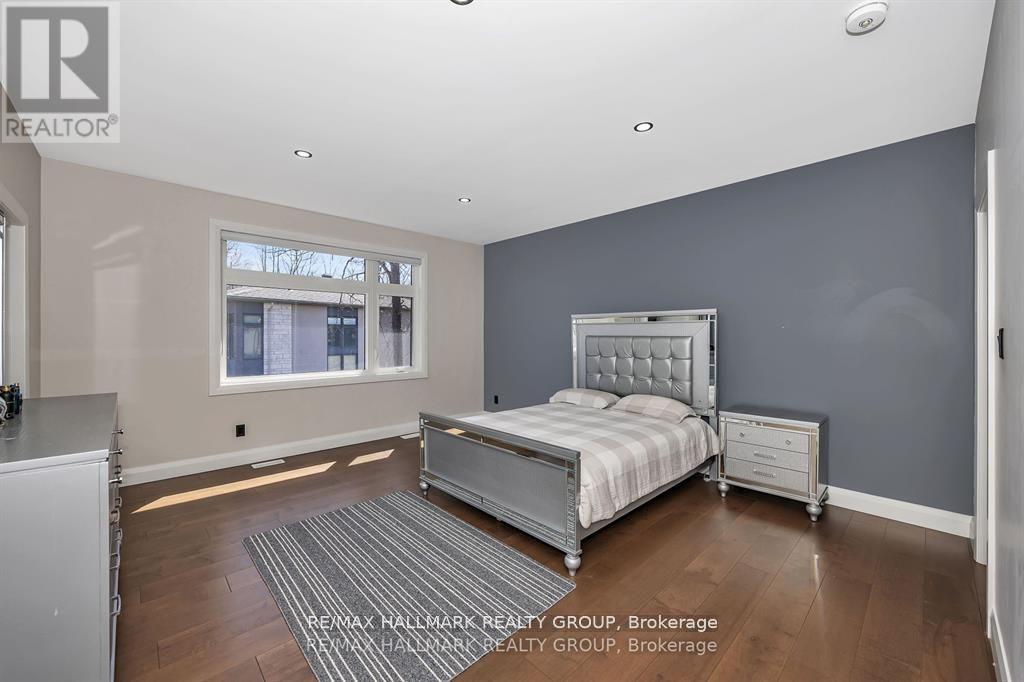 595 Shoreway Drive, Ottawa, ON - Indoor Photo Showing Bedroom