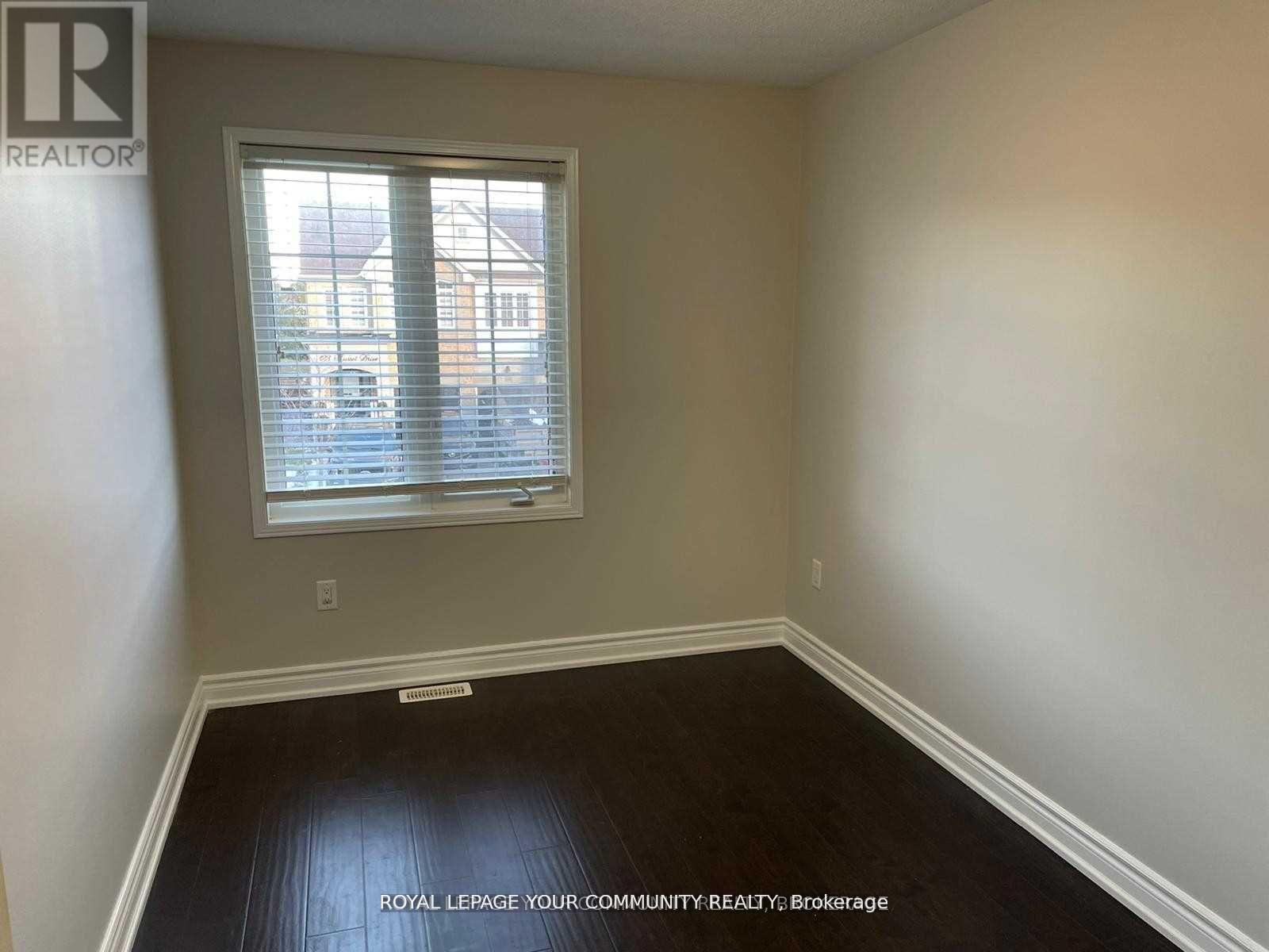 122 Russel Drive, Bradford West Gwillimbury, ON - Indoor Photo Showing Other Room