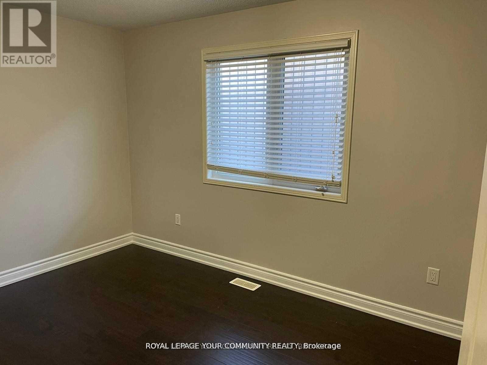 122 Russel Drive, Bradford West Gwillimbury, ON - Indoor Photo Showing Other Room