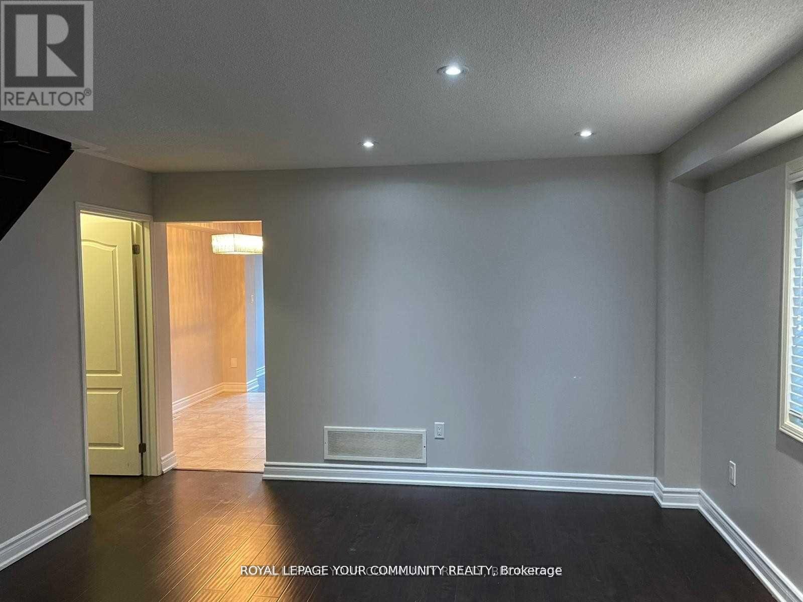 122 Russel Drive, Bradford West Gwillimbury, ON - Indoor Photo Showing Other Room