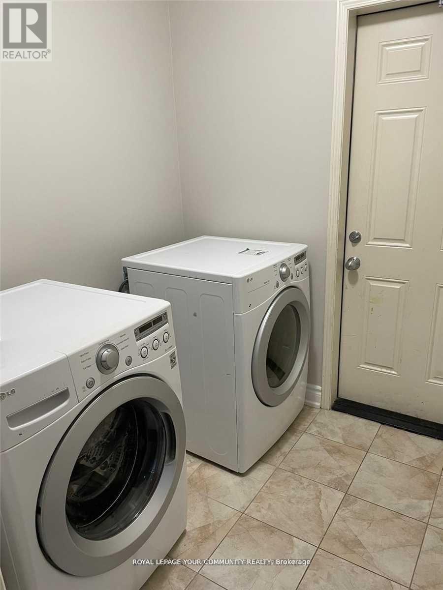 122 Russel Drive, Bradford West Gwillimbury, ON - Indoor Photo Showing Laundry Room