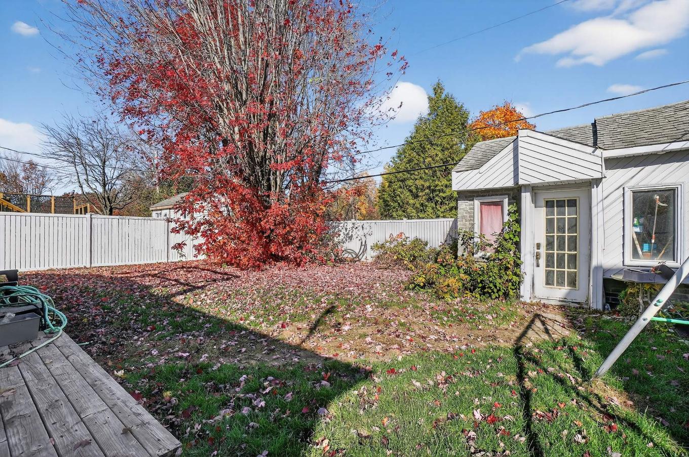 Backyard - 12 Rue De Lorne, Blainville, QC - Outdoor