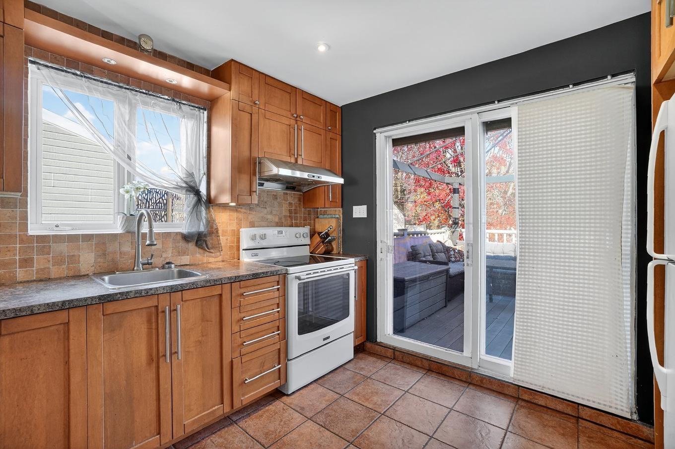 Kitchen - 12 Rue De Lorne, Blainville, QC - Indoor Photo Showing Kitchen