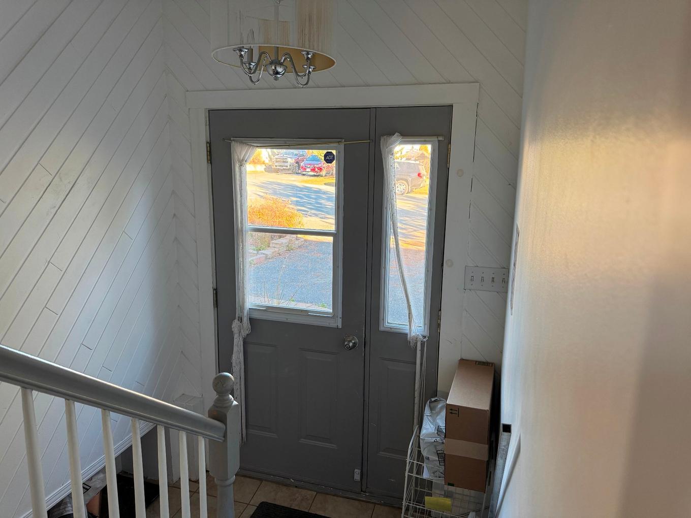 Hall d'entrée/Vestibule - 547 Mtée Du Sourire, Rouyn-Noranda, QC - Indoor Photo Showing Other Room