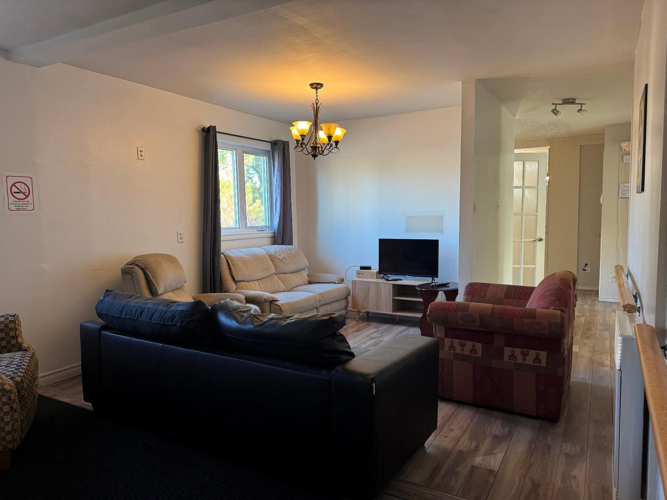 Salon - 547 Mtée Du Sourire, Rouyn-Noranda, QC - Indoor Photo Showing Living Room