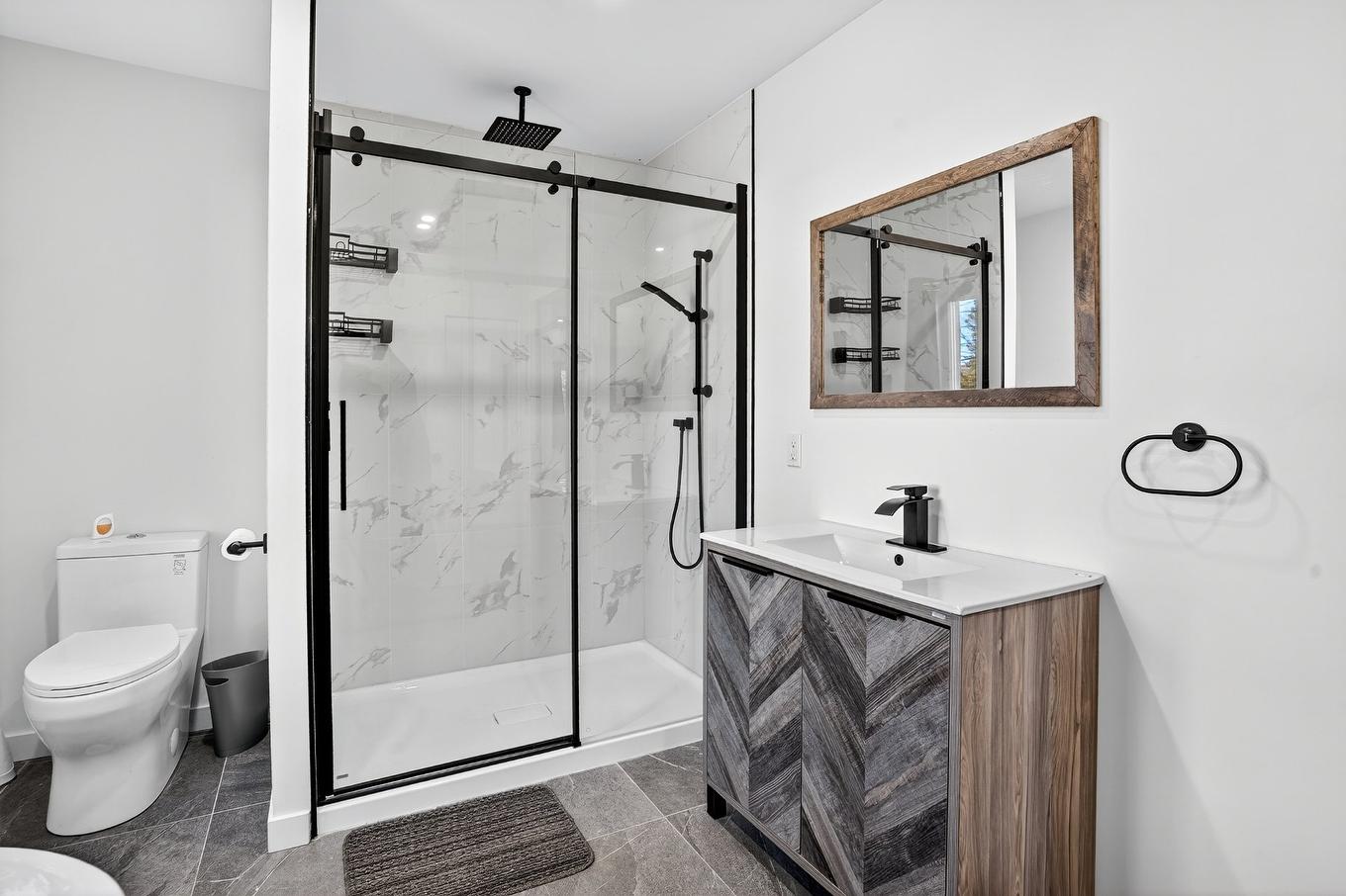 Bathroom - 322 Rue Fernand-Casavant, Saint-Jérôme, QC - Indoor Photo Showing Bathroom