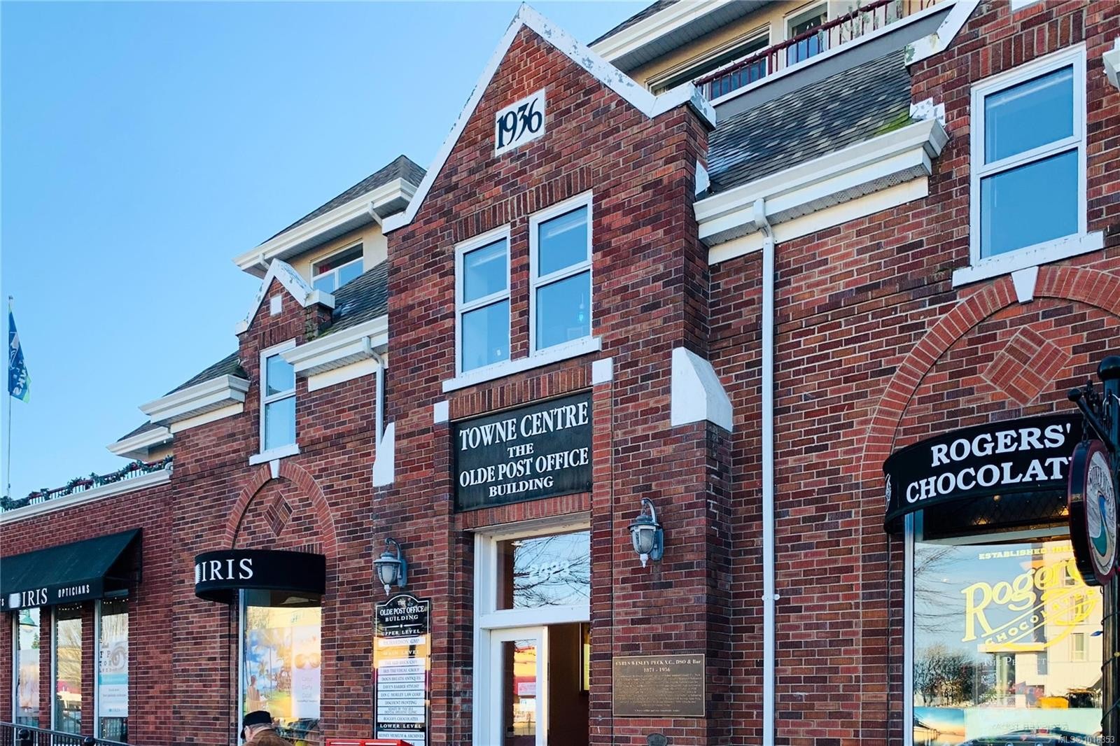 15-10145 Fifth St, Sidney, BC