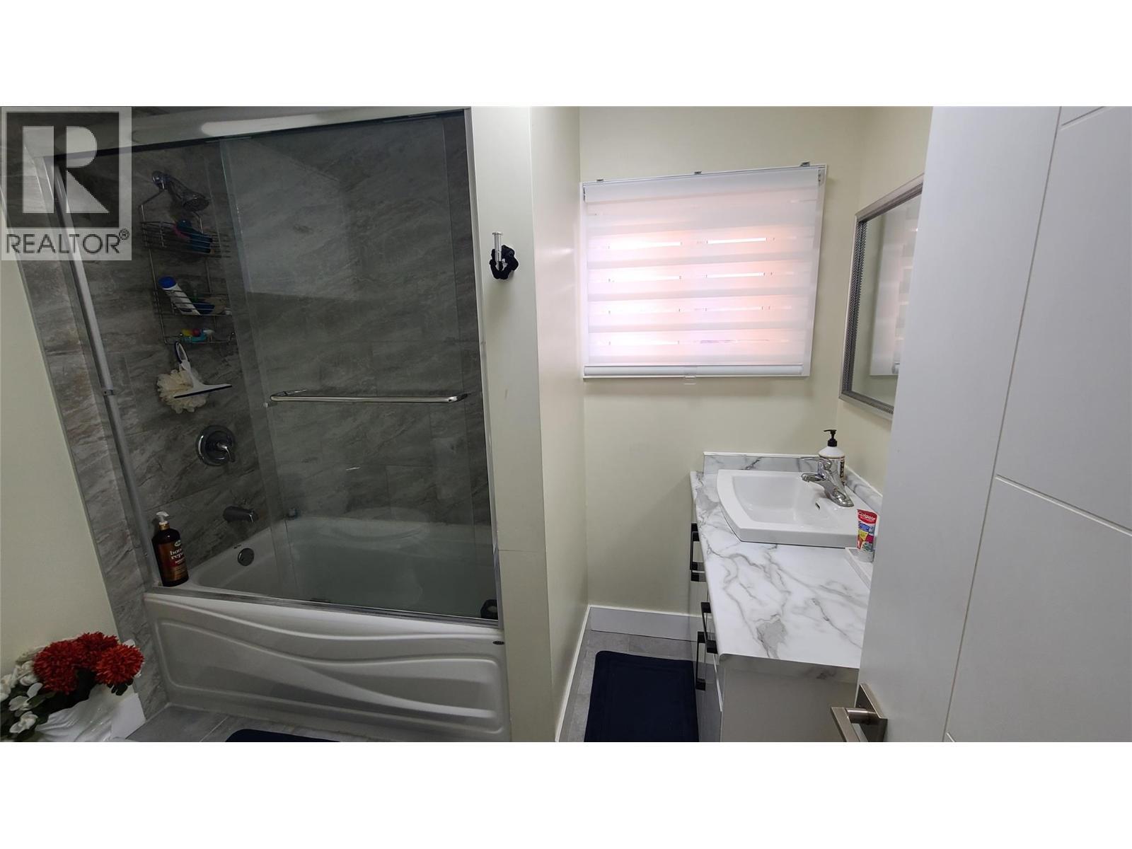 6488 Wolfcub Place, Oliver, BC - Indoor Photo Showing Bathroom