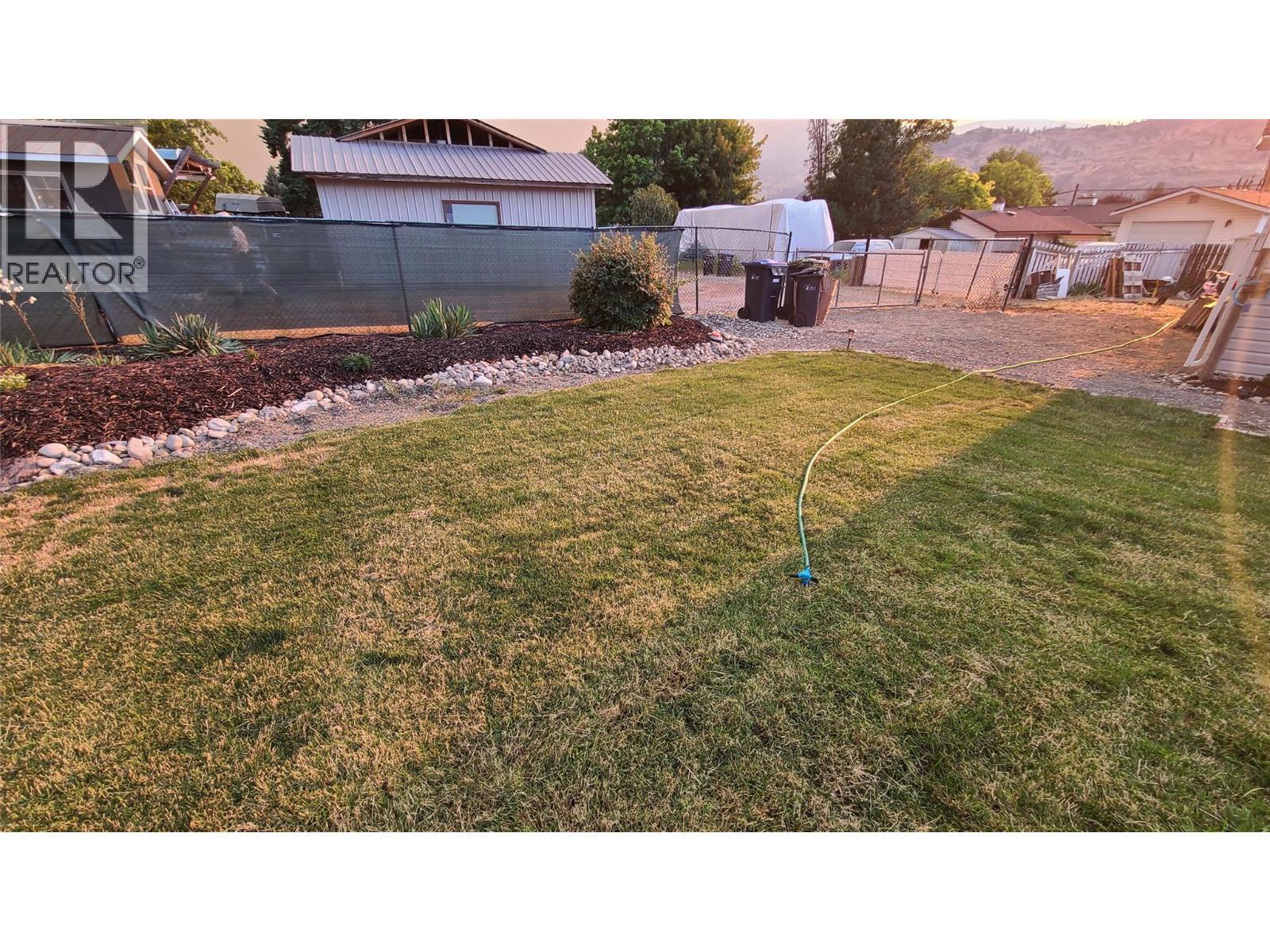 6488 Wolfcub Place, Oliver, BC - Outdoor