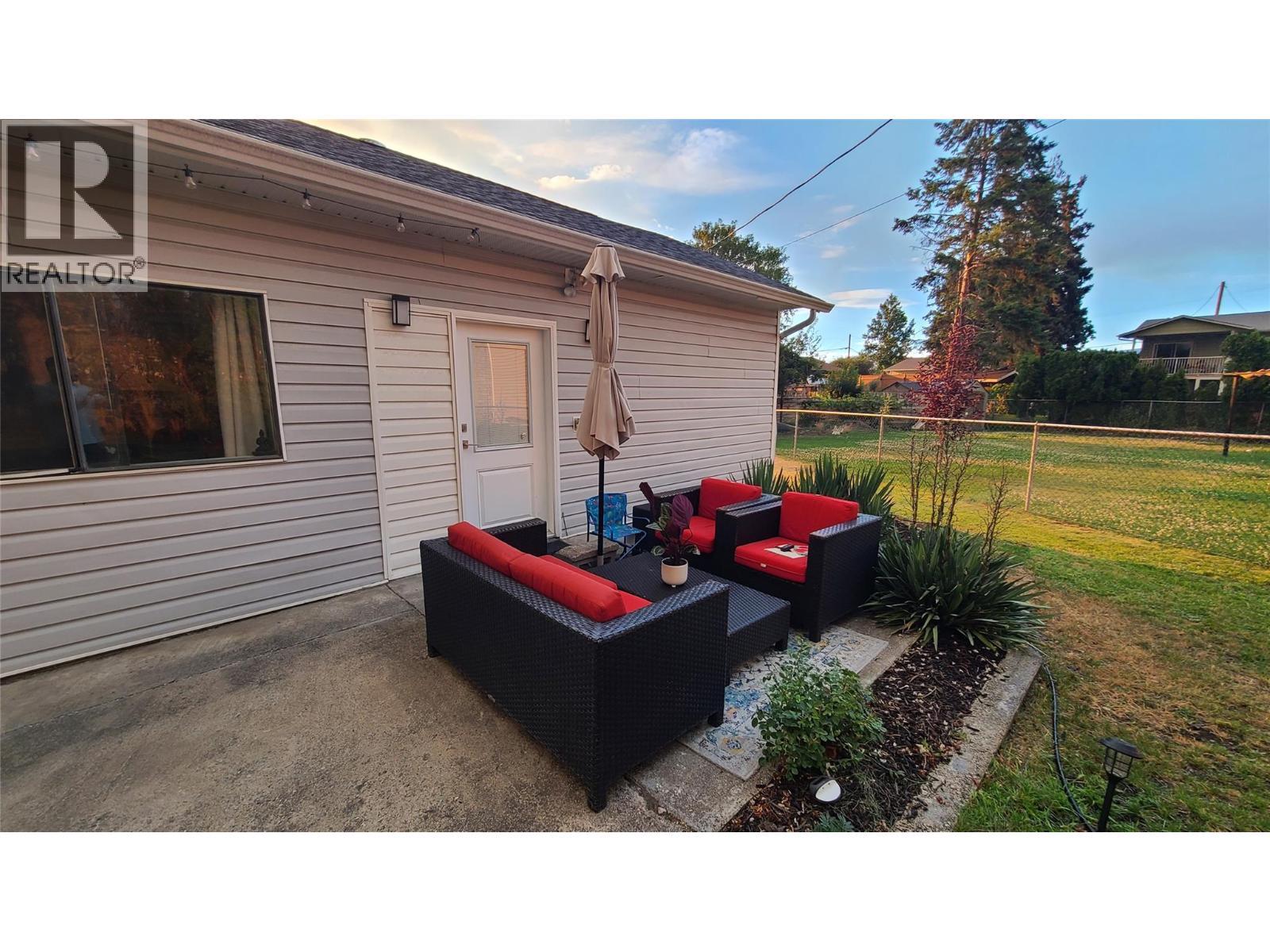 6488 Wolfcub Place, Oliver, BC - Outdoor