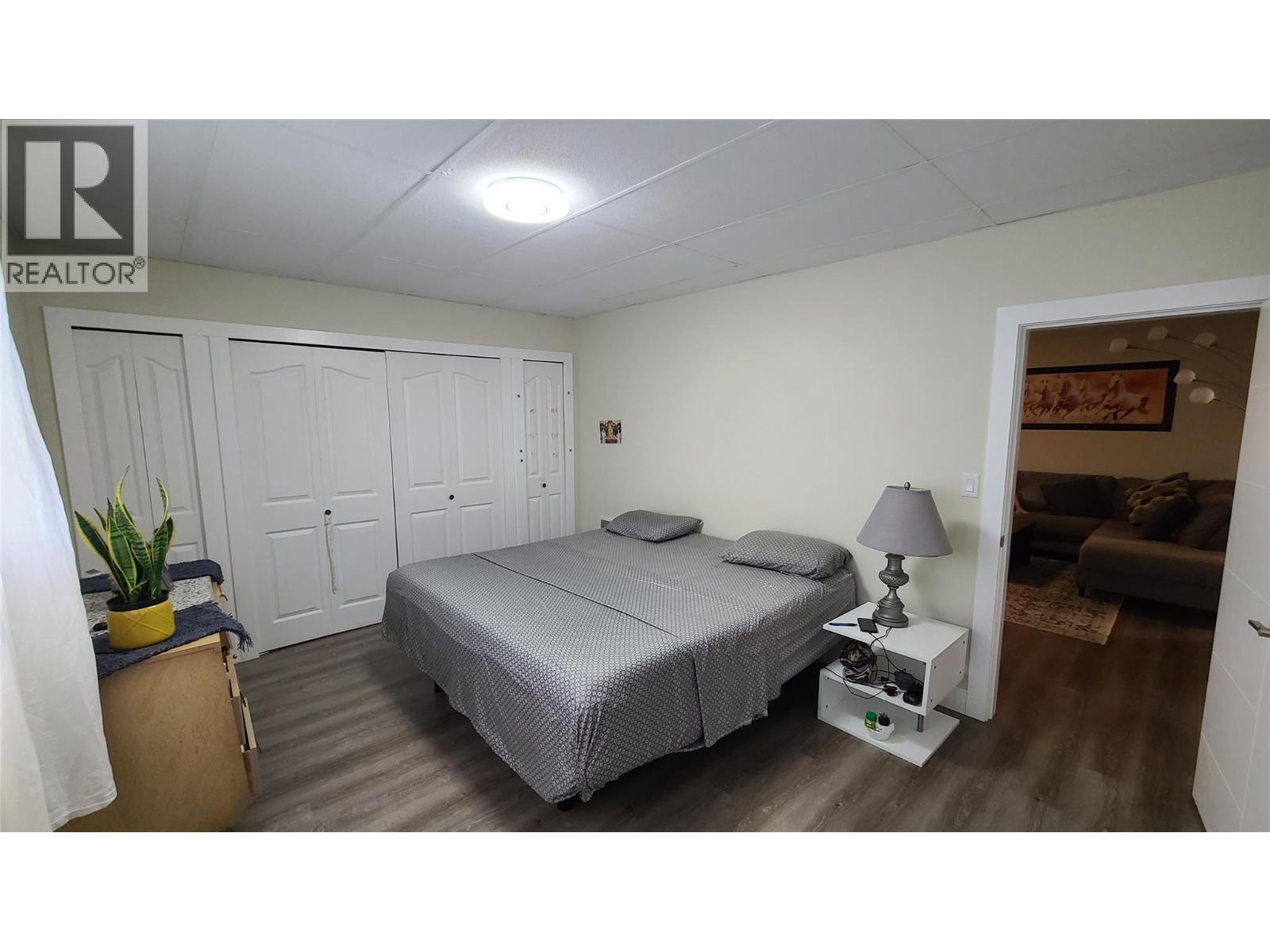 6488 Wolfcub Place, Oliver, BC - Indoor Photo Showing Bedroom