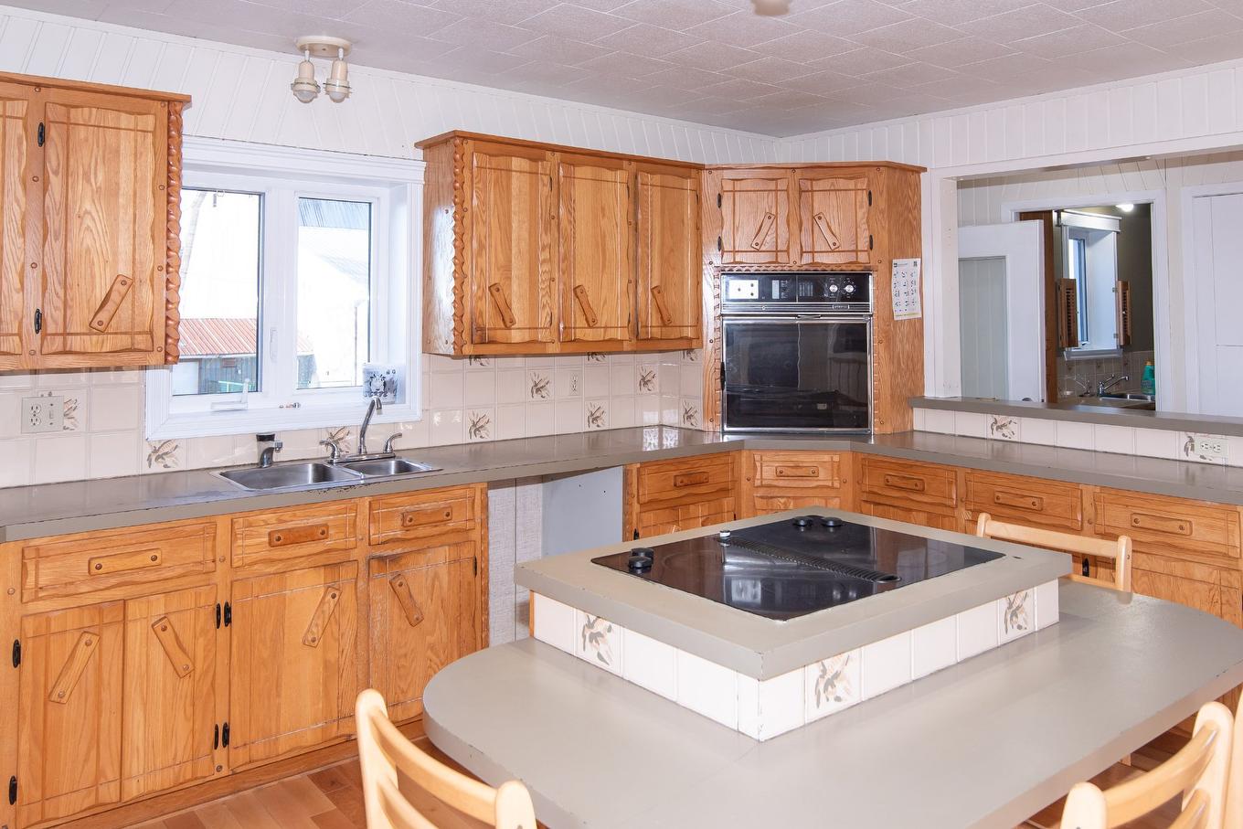 Kitchen - 383 Route 230 E., Sainte-Hélène-De-Kamouraska, QC - Indoor Photo Showing Kitchen With Double Sink