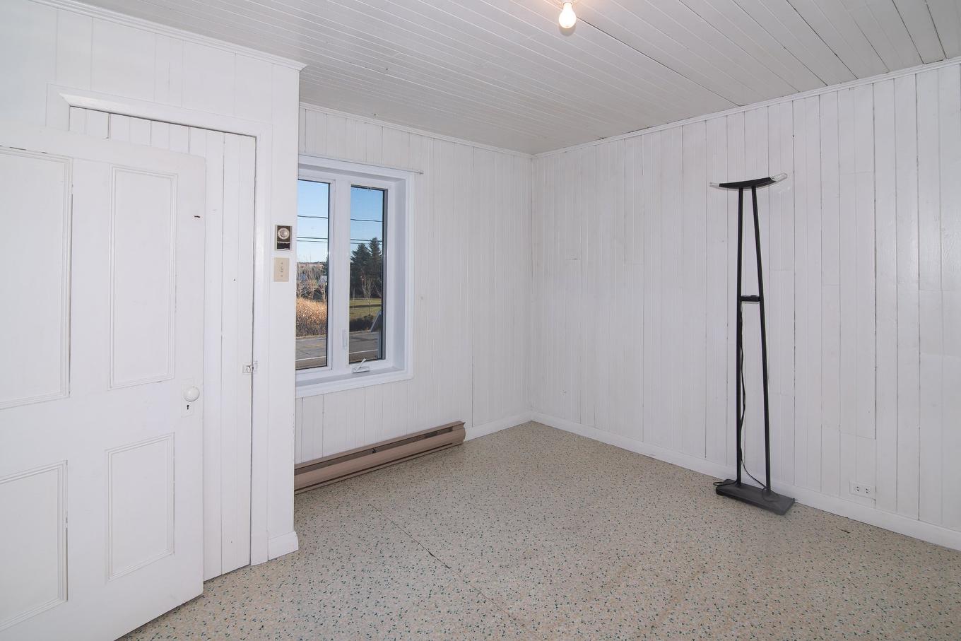 Bedroom - 383 Route 230 E., Sainte-Hélène-De-Kamouraska, QC - Indoor Photo Showing Other Room