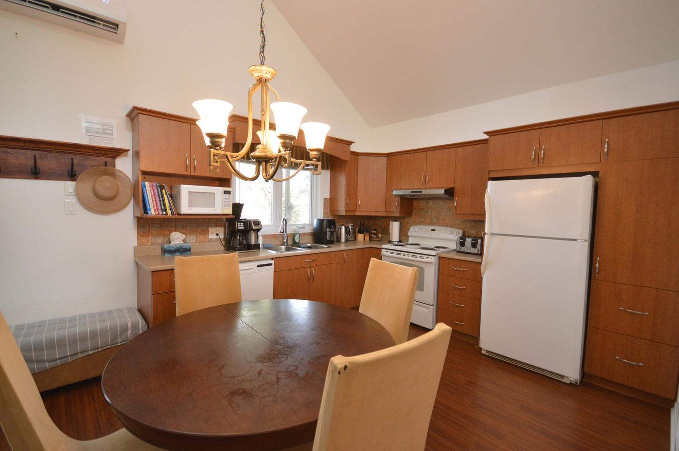 Kitchen - 12642 Ch. Du Lac-Labelle, Labelle, QC - Indoor Photo Showing Kitchen With Double Sink